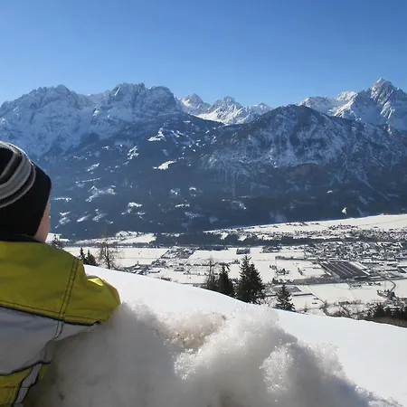 农家乐 格尔霍夫酒店 *
